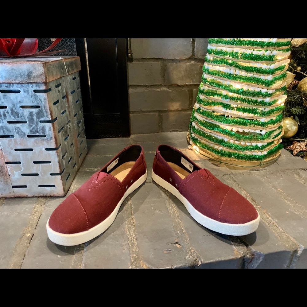 Women’s Toms